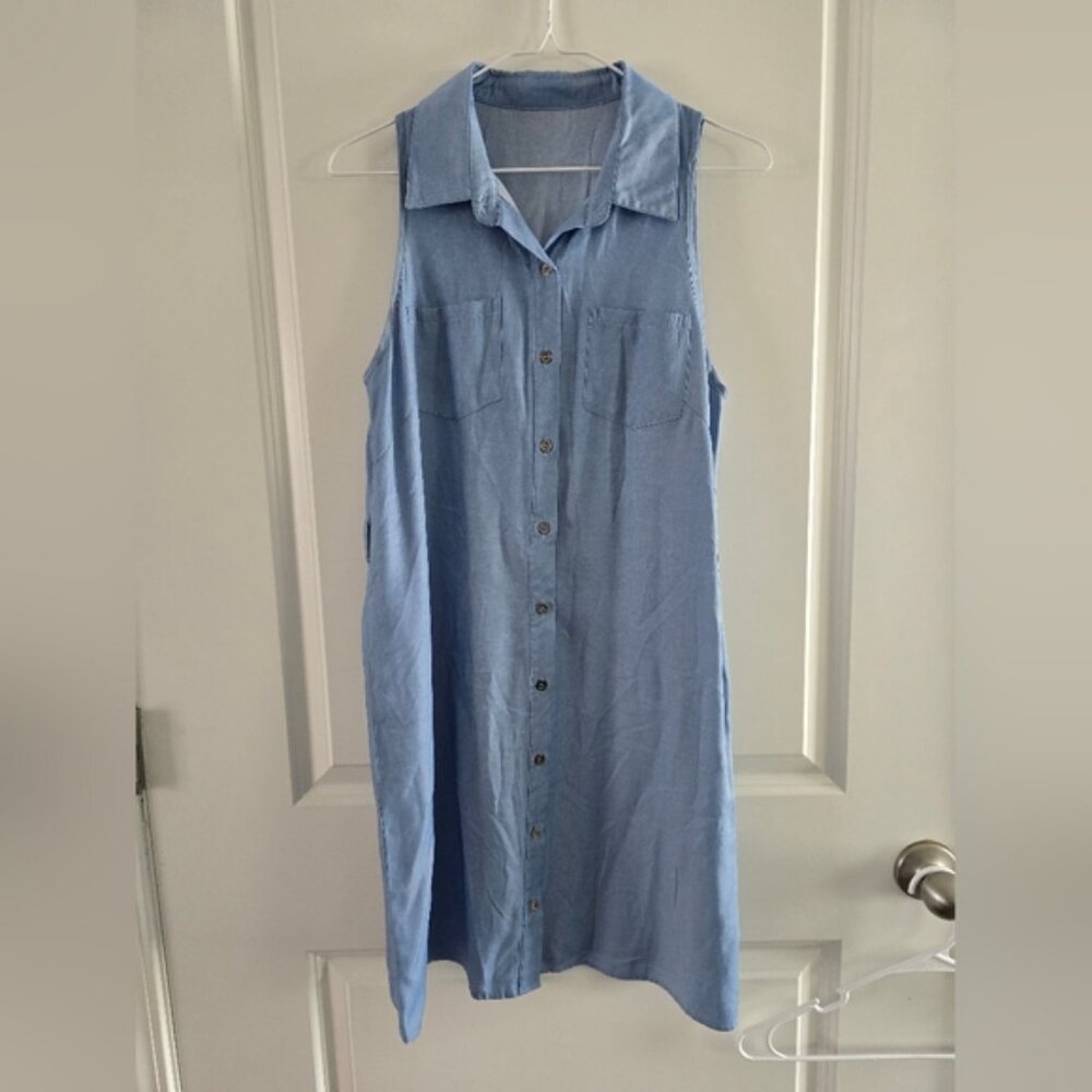 Boutique Sleeveless Blue ButtonDown Dress